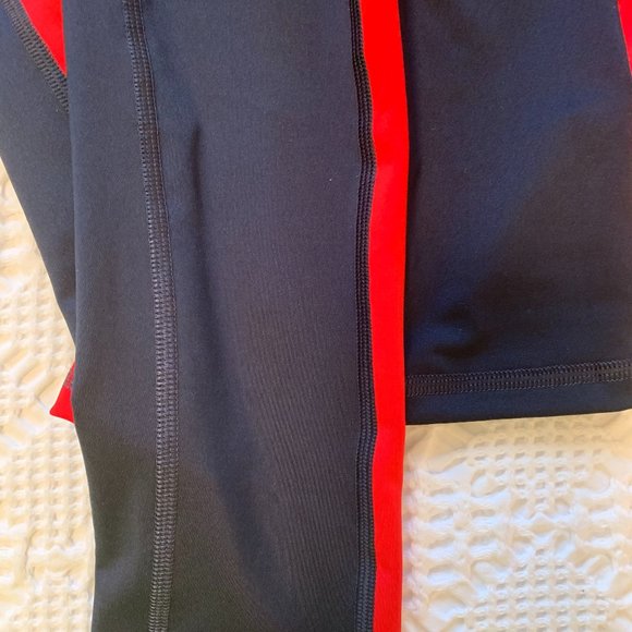 Track Suite - Picture 4 of 11